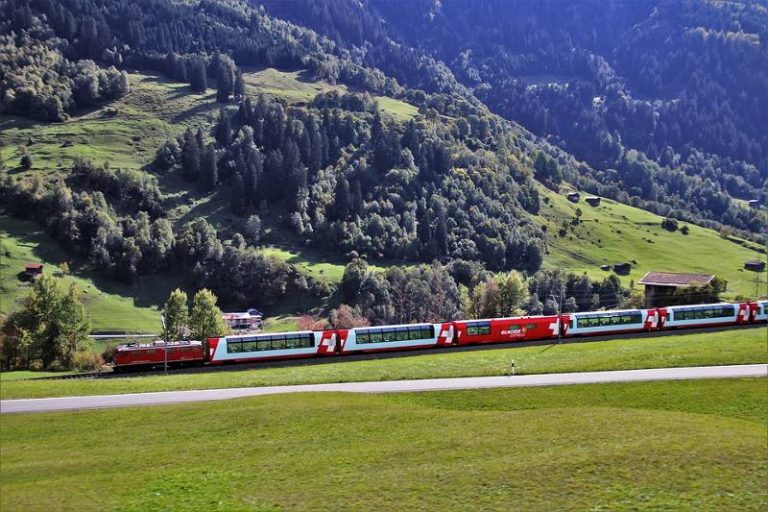 Waar staat Zwitserland bekend om? (15 Populaire dingen) - SwitzerLanding