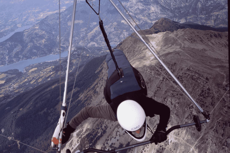 Hang Gliding In Switzerland (Best Locations & Tips) SwitzerLanding