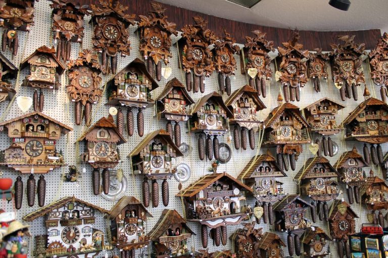 Buying Cuckoo Clocks in Switzerland (All The Options) SwitzerLanding