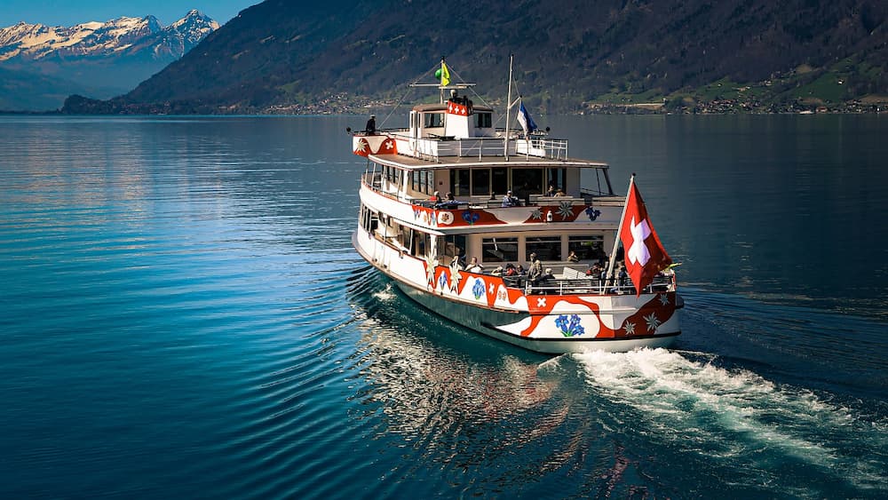 Lake Thun and Lake Brienz cruises from Interlaken
